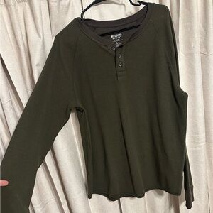 Mossimo Supply Co. Men’s Dark Green Long Sleeve Tee